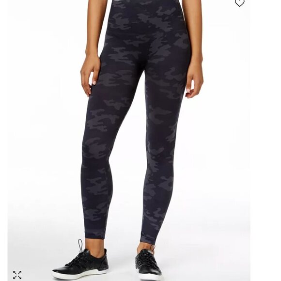 NWT SPANX Look At Me Now Sage Camo Shaping Leggings Black Camo Large - Picture 1 of 7